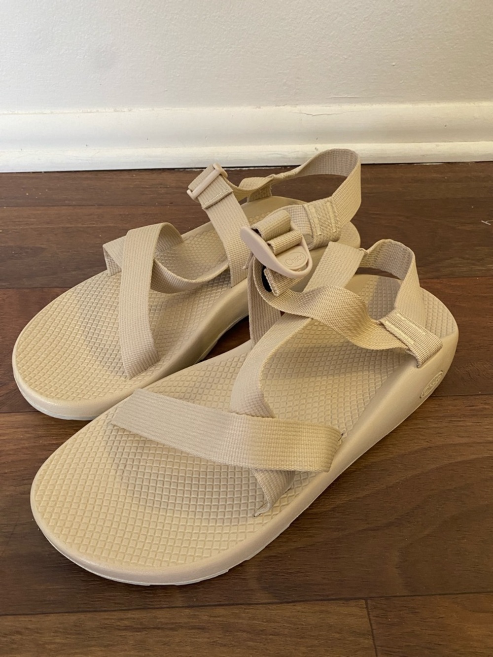 Men's Chaco’s Z/Cloud Adjustable Strap Cushioned Sandal Beige Tan Size 12